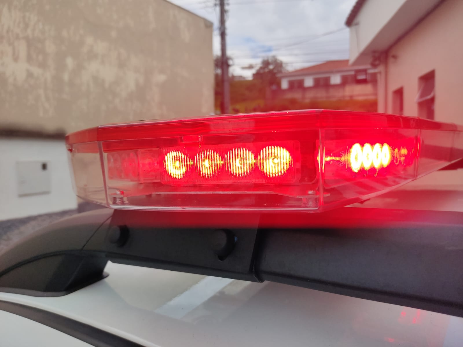 Dupla com substâncias análogas ao crack é presa por tráfico de drogas no Bairro São Sebastião em Santos Dumont